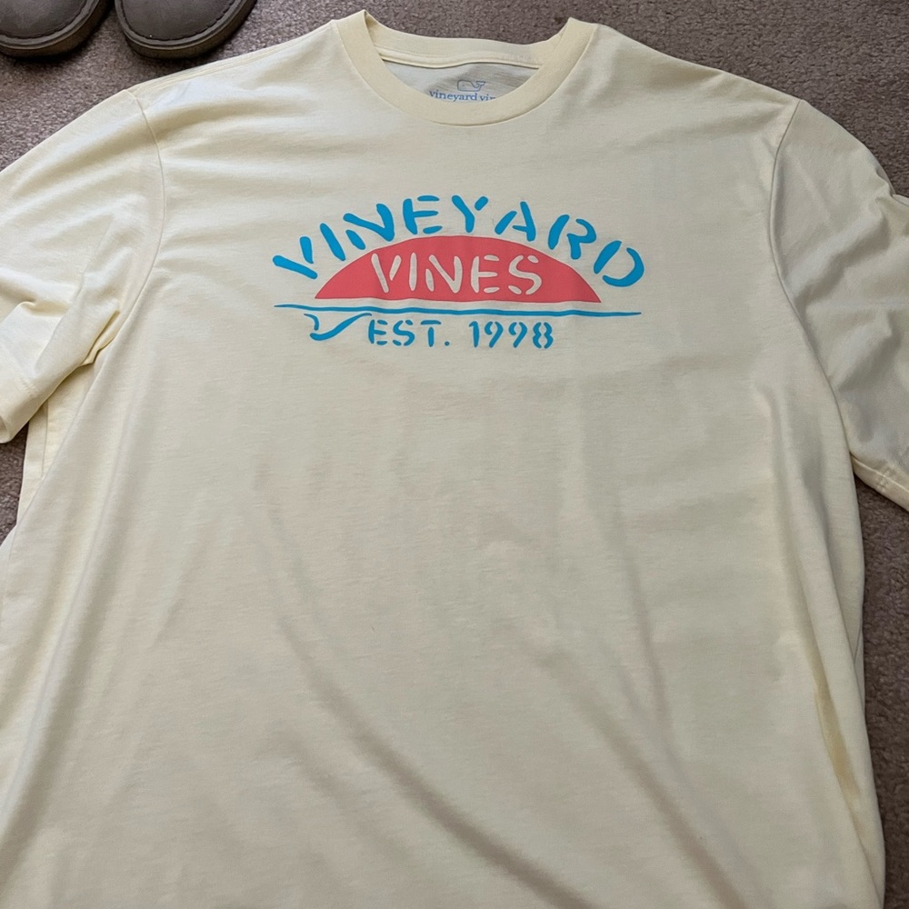 vineyard vines tshirt